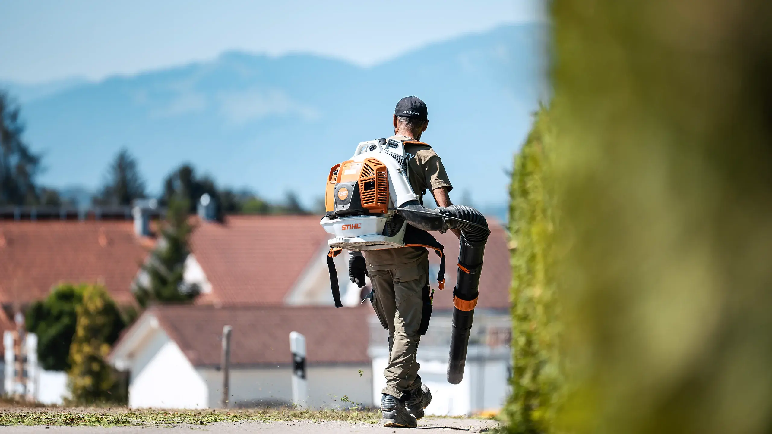 PS-Mobility im Raum Kempten: Grünpflege vor dem Allgäu-Panorama